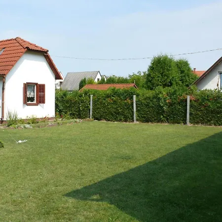 Сasa de vacaciones In Balatonmariafürdo 19243 *